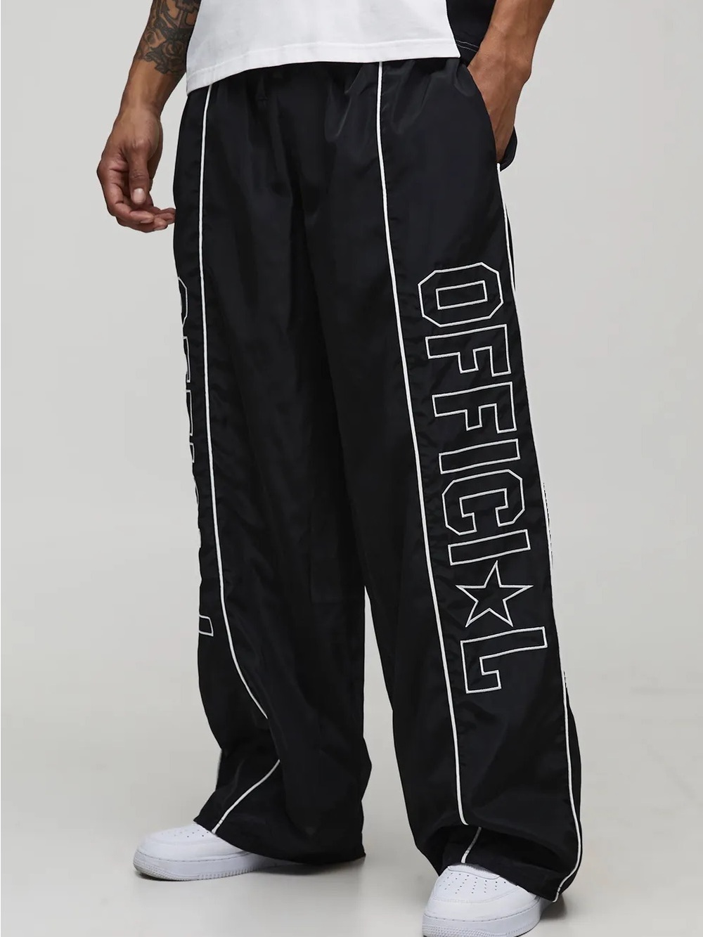 BoohooMAN Black Track Trousers with White Piping